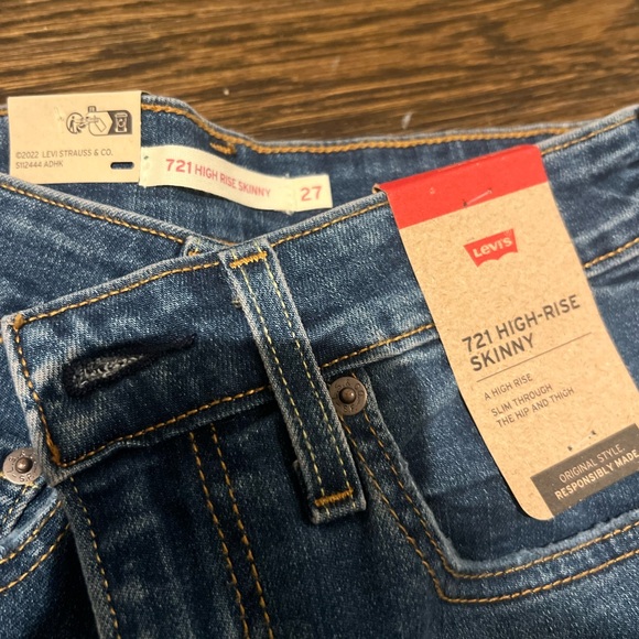 Levi’s high rise skinny jeans - Picture 2 of 3